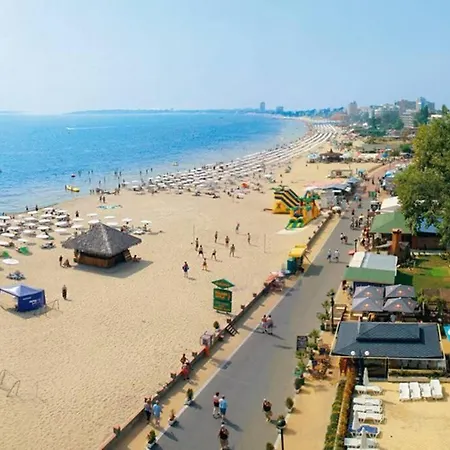Апарткомплекс В 50 Метрах От Пляжа Солнечный Берег * Sunny Beach